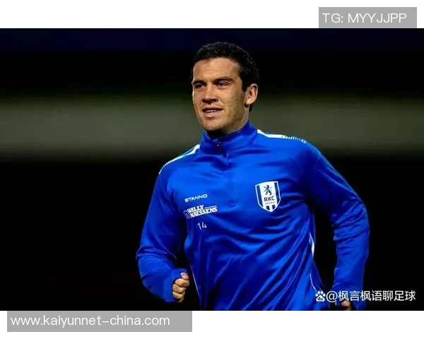 康斯巴达与前进之鹰的激烈对决揭示了足球战术与团队合作的重要性